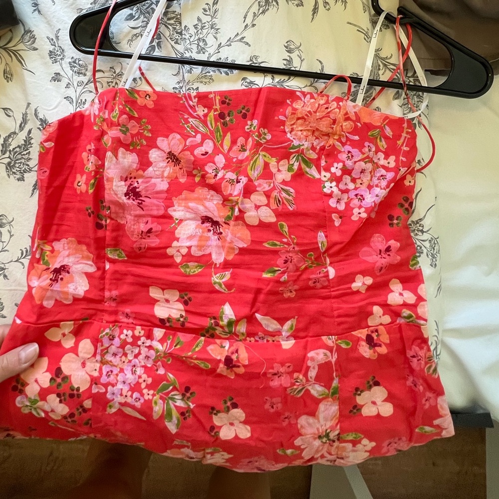 Lulu’s brand new W tags! Women’s L. Super cute tie up back dress w front slit